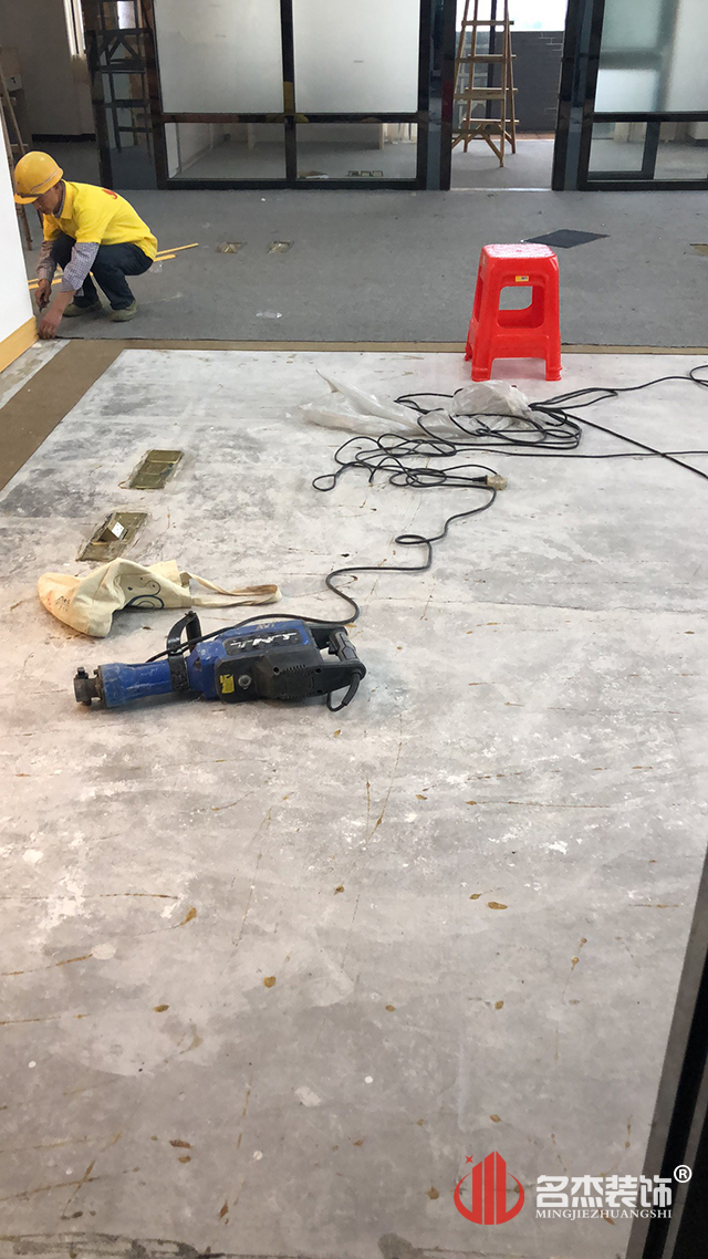 办公室羞羞视频网站入口开工照.jpg