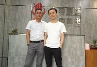 设计师设计出来的东西很专业,很时尚! 设计师设计出来的东西很专业,很时尚!